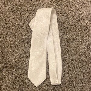 Elegant White Paisley Tie